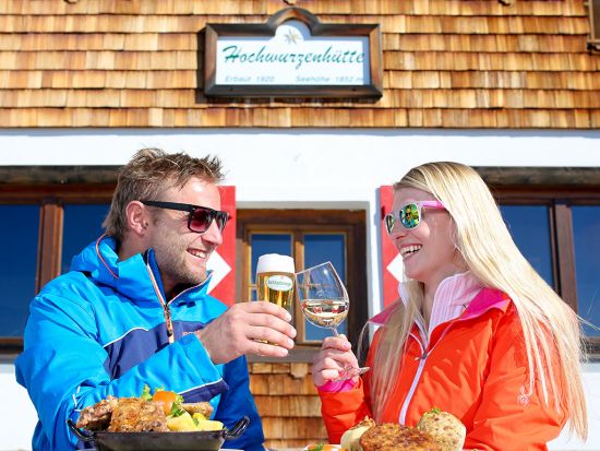 Feel good on the large sun terrace of the Hochwurzenhütte