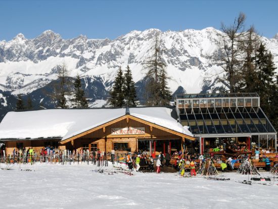 The Seiterhütte is perfectly located on the Hochwurzen