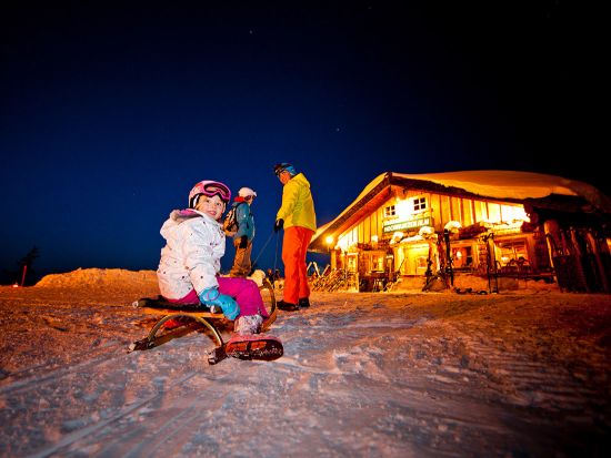 Short rest at the Hochwurzenalm at night