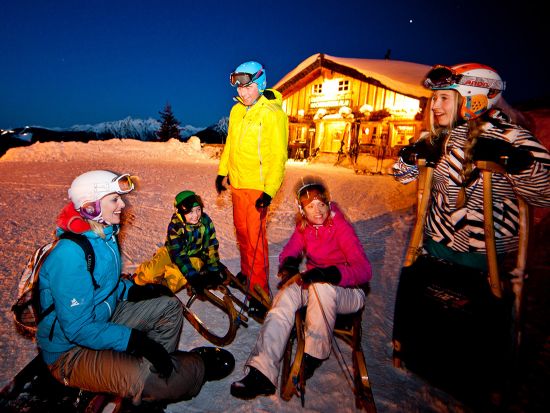 Decision is difficult: continue sledding or have a break…