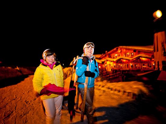 A good atmosphere guaranteed during night tobogganing