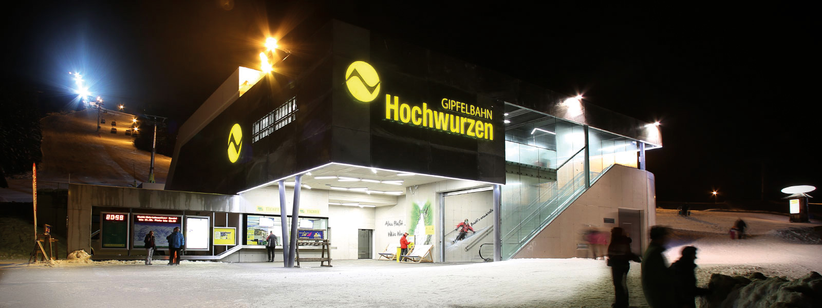 The valley station of the Gipfelbahn Hochwurzen at night